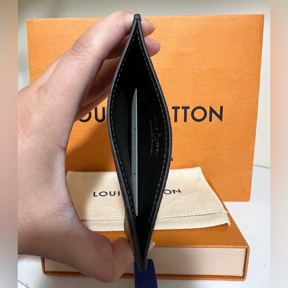 LV Reverse Monogram Card Holder - Picture 3 of 7
